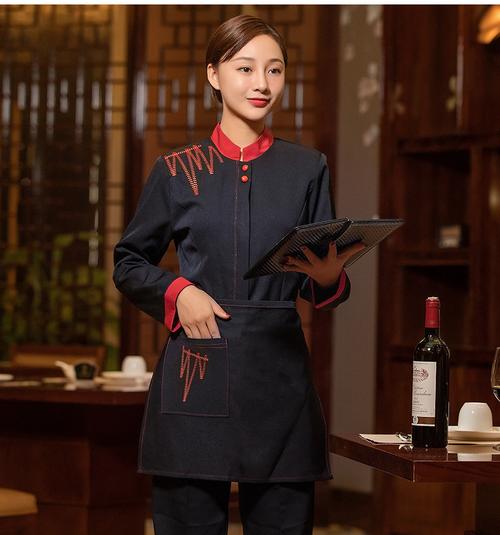 暖意与敬意 一袭工装如何定义秋冬餐饮的服务温度